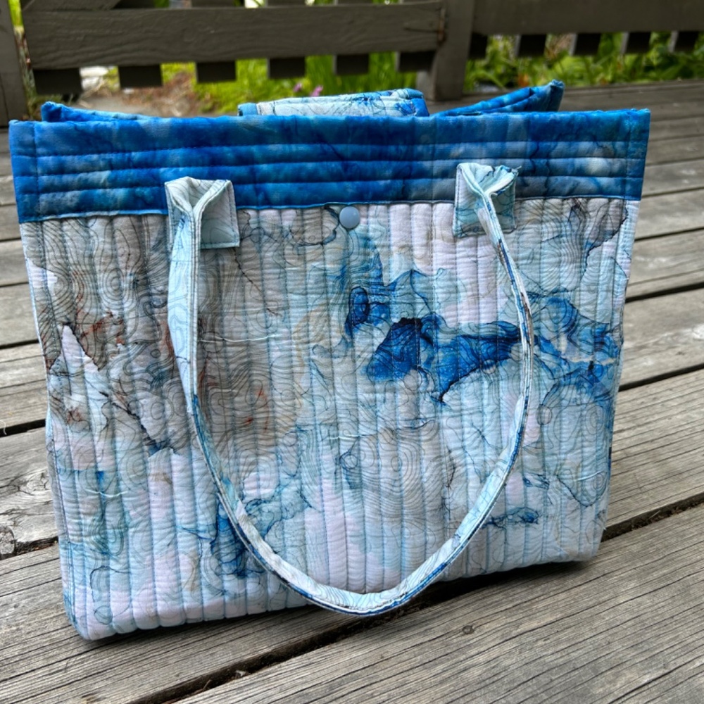 Quilted Wide Tote Bag - Picture 2 of 8